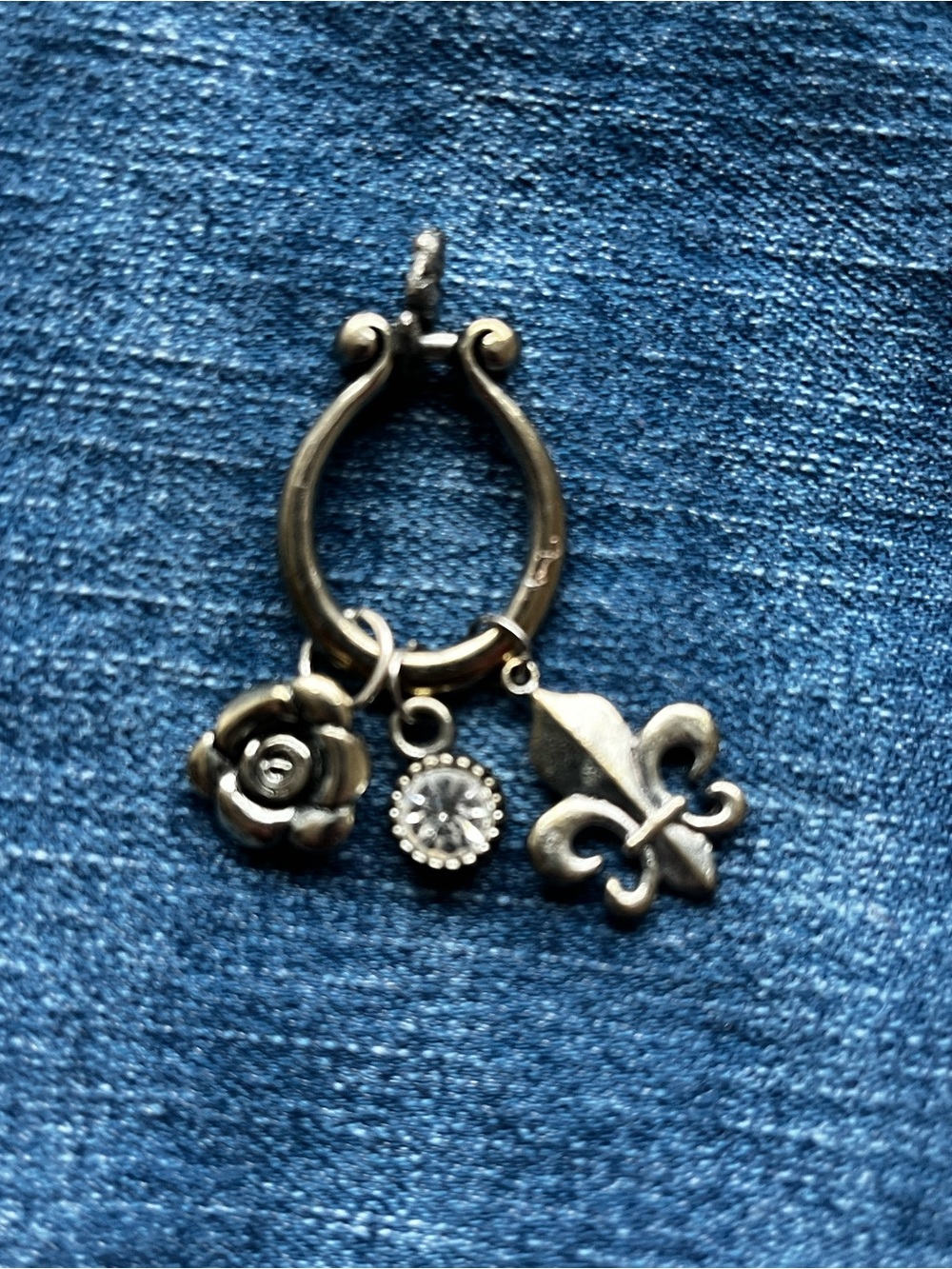 Vintage America Silver-Tone Fleur-de-Lis & Rose Charm Sparkle Necklace Pendant